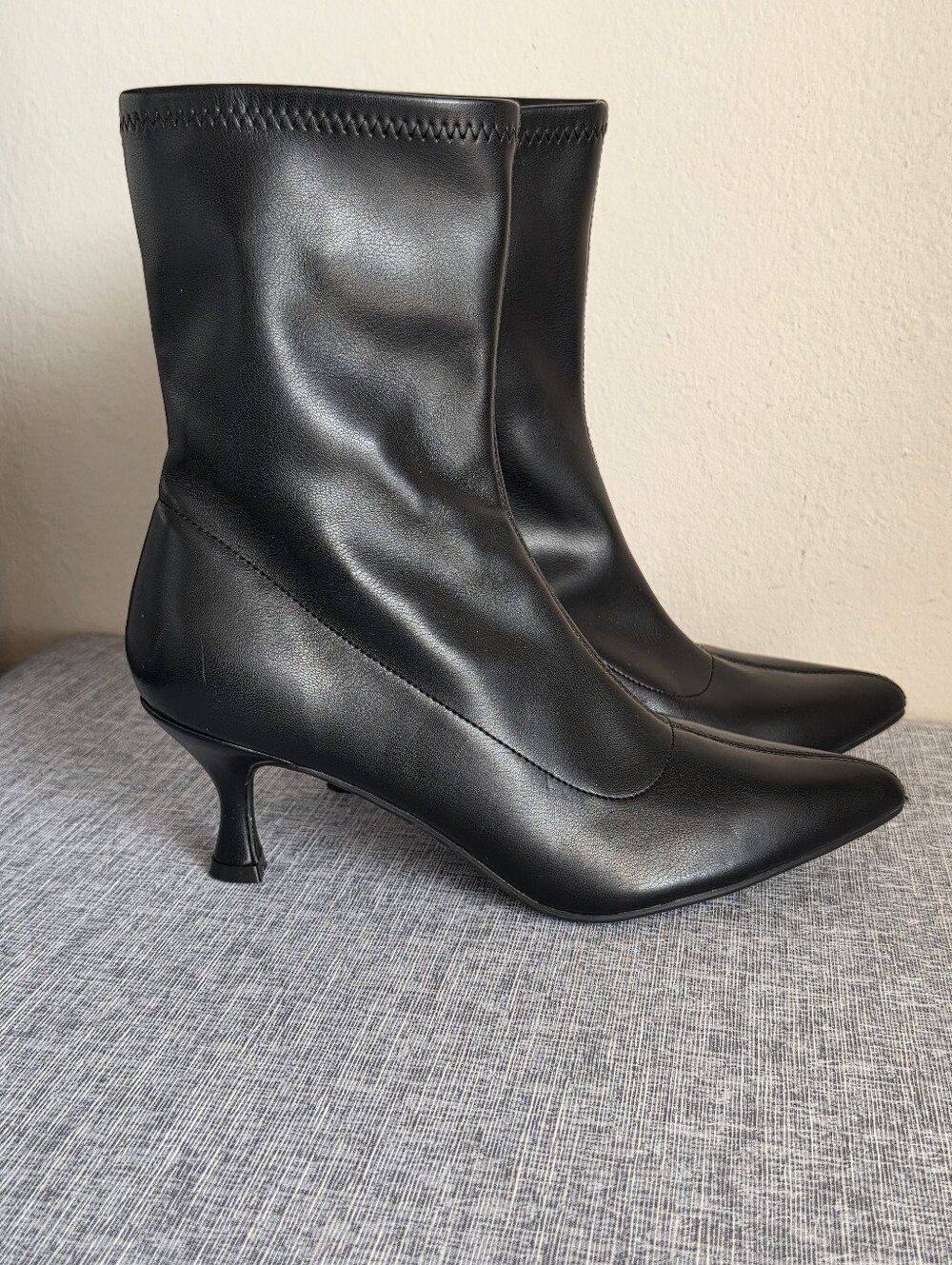 MIA Black Kitten Heel Pointed Toe Boots Dolli Size 9.5 Faux Leather NWOT